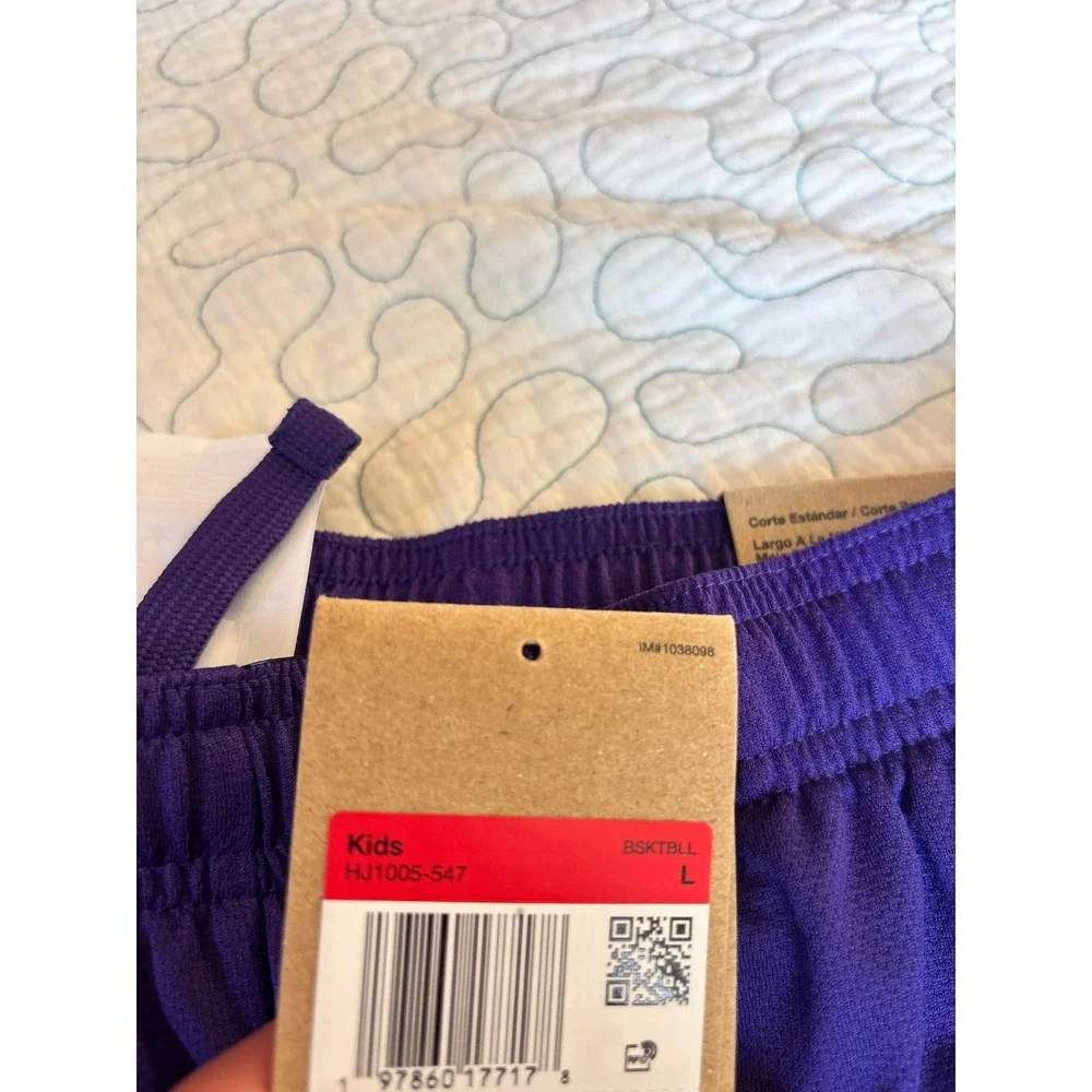 Nike Boys Kobe Bryant Basketball Shorts Purple Size Large